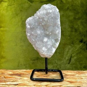 Quartz on a stand